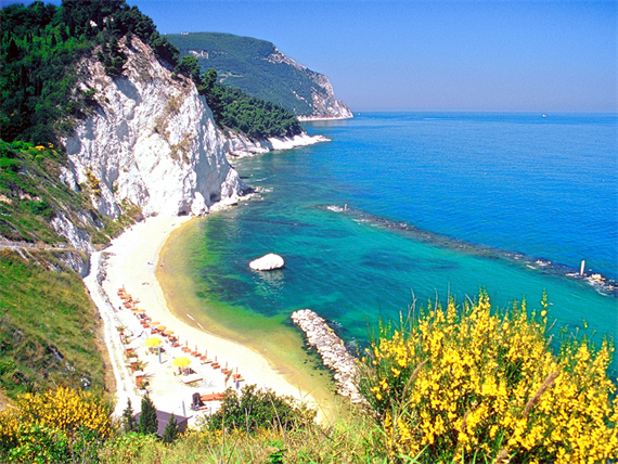 Ancona e Parco del Conero: storia, cultura e spiagge incantevoli