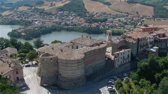 Sassocorvaro, La Rocca Ubaldinesca e il Lago di Mercatale